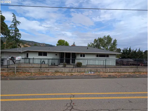 70 NE Brosi Orchard Rd, Winston, OR 97496