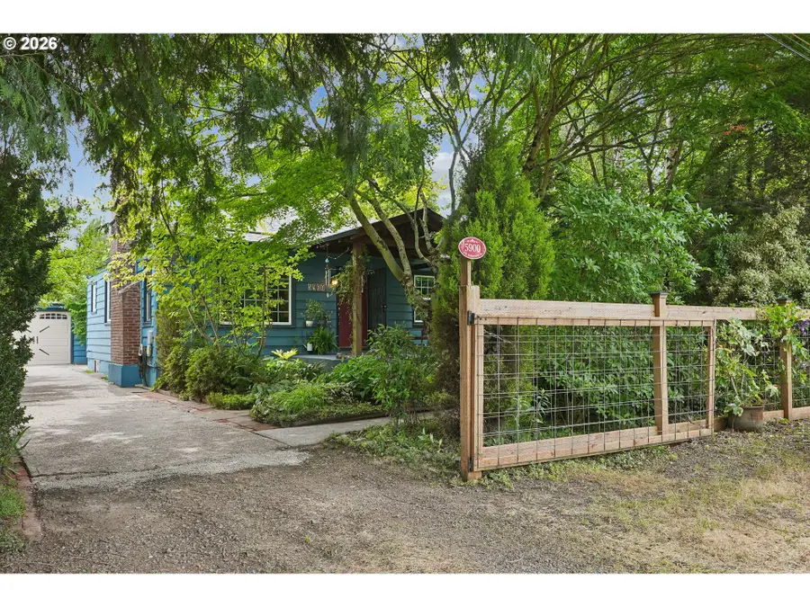5900 NE Ainsworth St, Portland, OR 97218 - #2