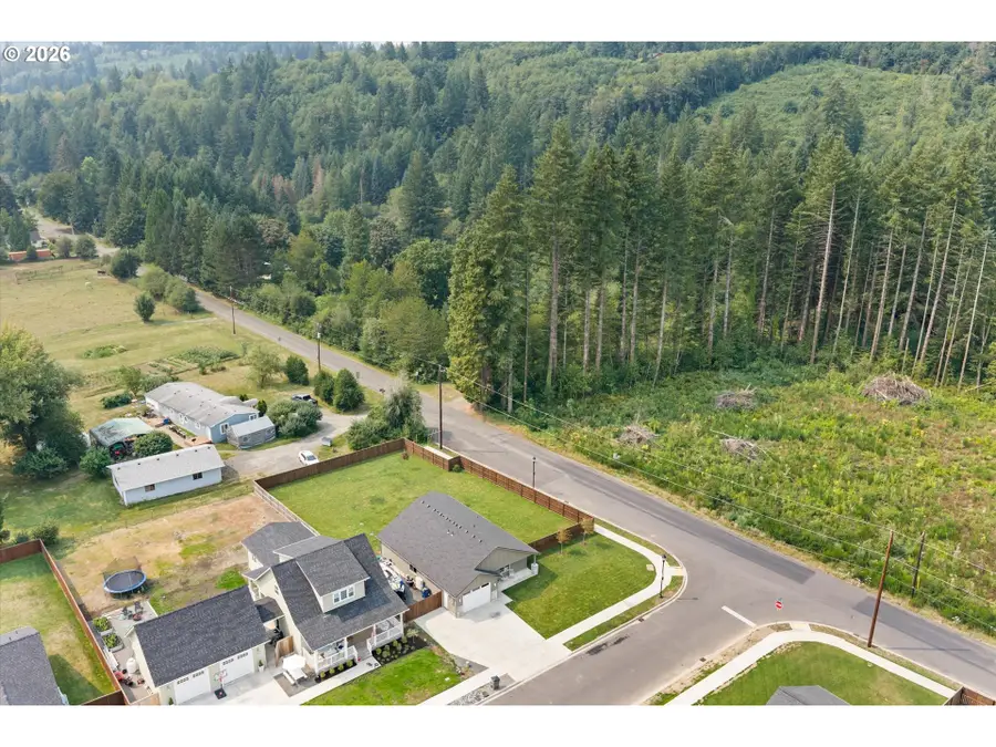 211 W Oak St, Yacolt, WA 98675 - #2