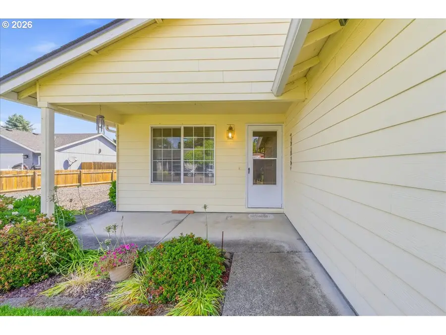 110 Ivy Ln, Saint Helens, OR 97051 - #2