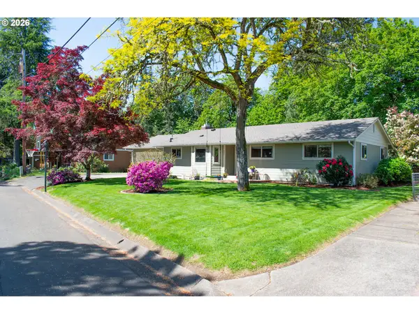 322 W Hickory St, Roseburg, OR 97471