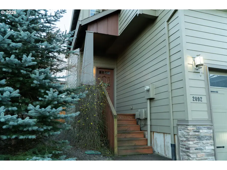 2092 SW Thomas Pl, Gresham, OR 97080 - #3