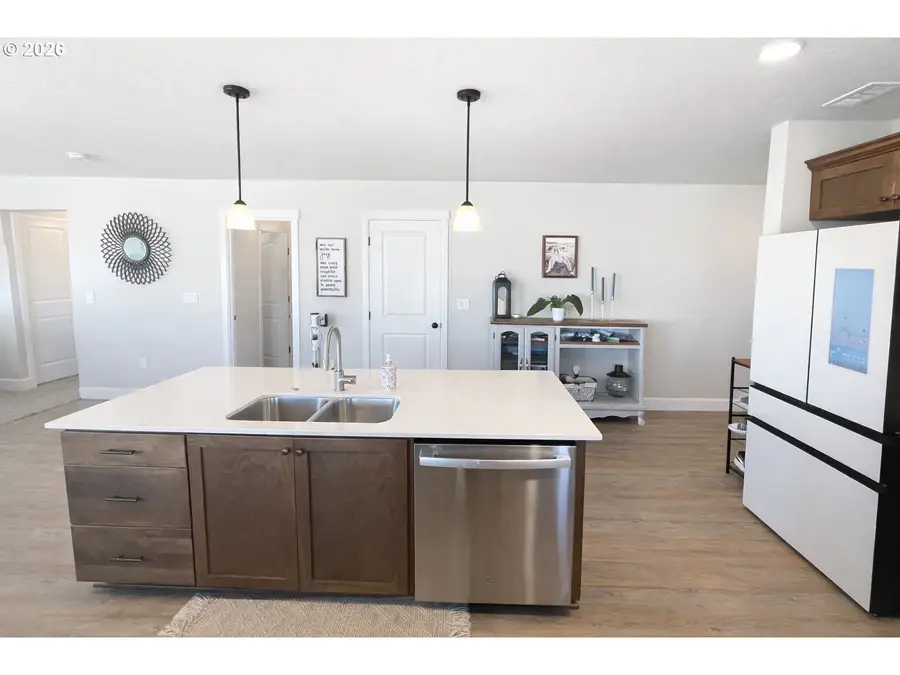 2278 NE 6th St, Hermiston, OR 97838 - #3