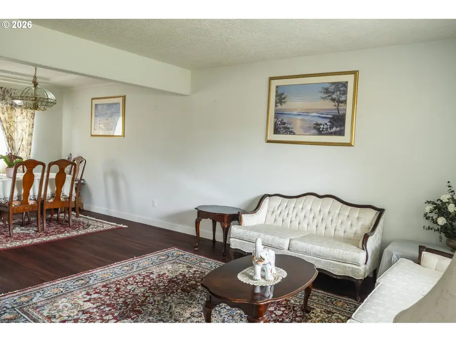 4235 SE Anderegg Loop, Portland, OR 97236 - #3