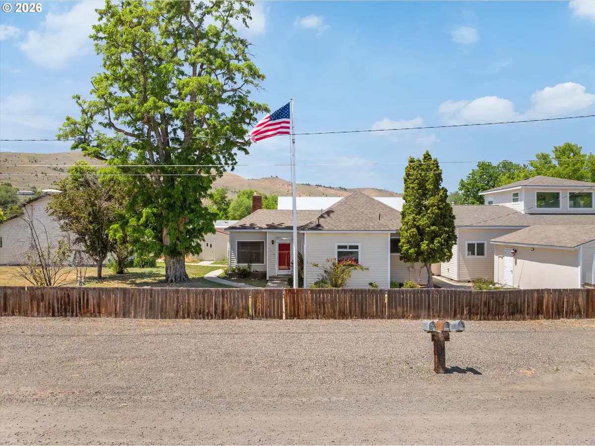 1445 14th St, Baker City, OR 97814 - #1