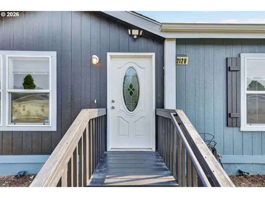 2120 SW 29th St #1, Troutdale, OR 97060 - #3