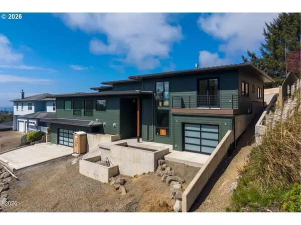 1025 NE 7th Dr, Newport, OR 97365