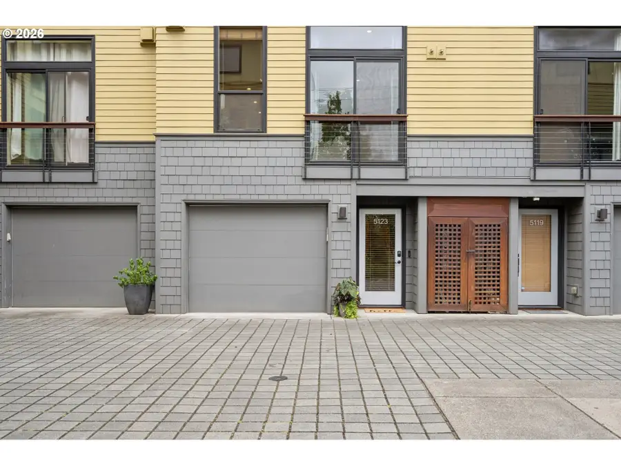5123 S Corbett Ave #E, Portland, OR 97239 - #3