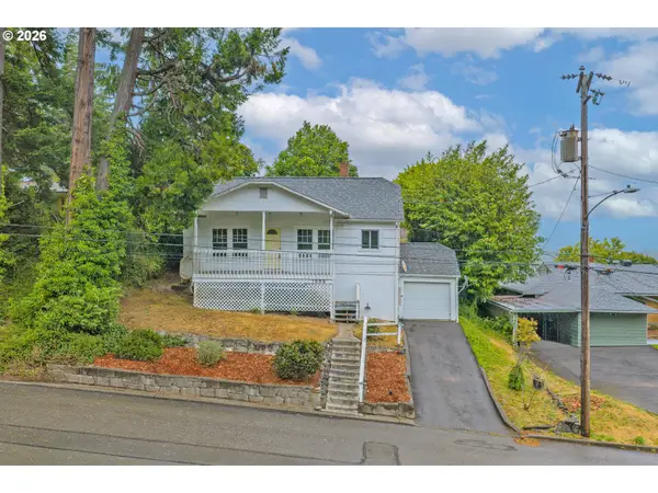 1688 N 8th St, CoosBay, OR 97420