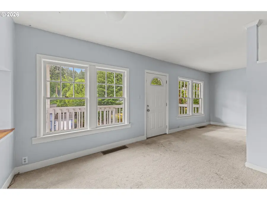 1688 N 8th St, Coos Bay, OR 97420 - #3
