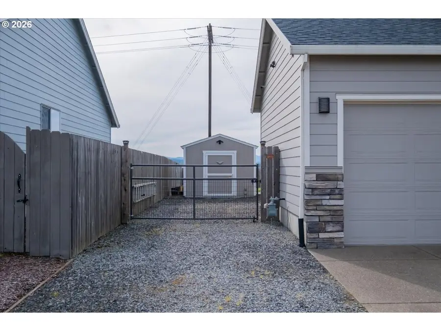 6316 NE Planter St, Albany, OR 97321 - #3