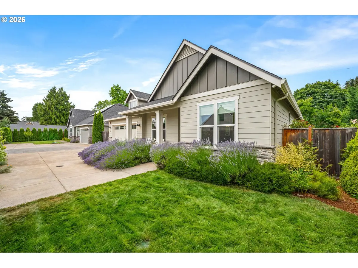 2301 Oakway Ter, Eugene, OR 97401 - #1