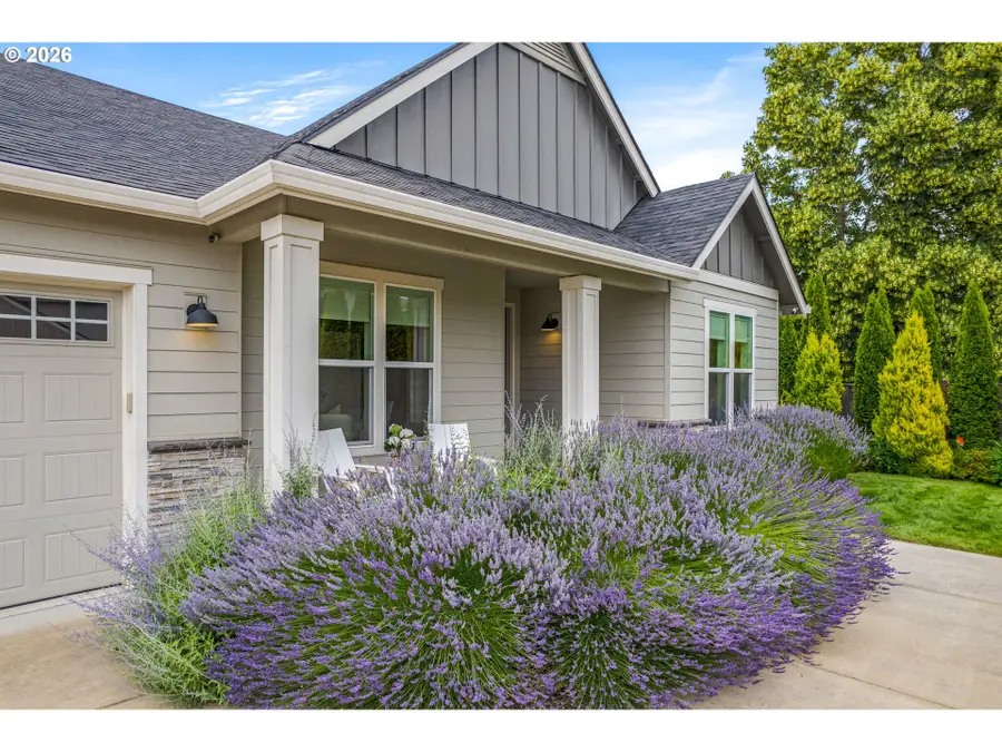 2301 Oakway Ter, Eugene, OR 97401 - #2
