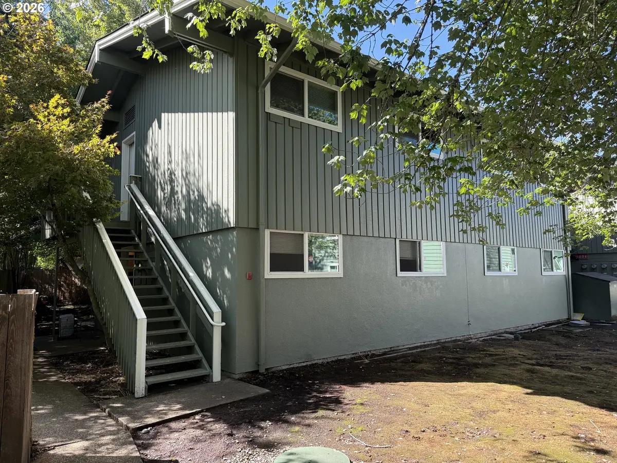 2044 W 17th Ave, Eugene, OR 97402 - #1