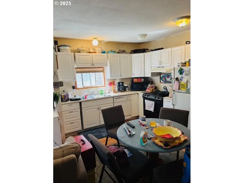 52205 Lechner Ln, Sisters Millican, OR 97739 - Image #3