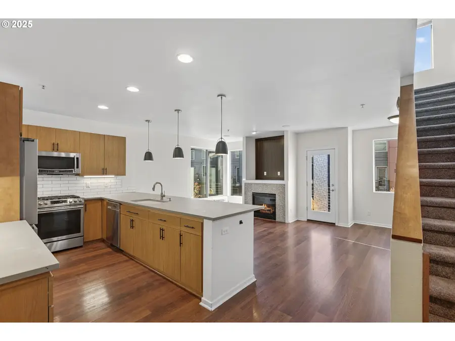 8083 N Leavitt Ave, Portland, OR 97203 - #3