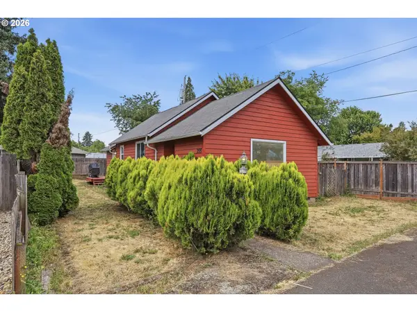 355 N Grove Ct, Eugene, OR 97404