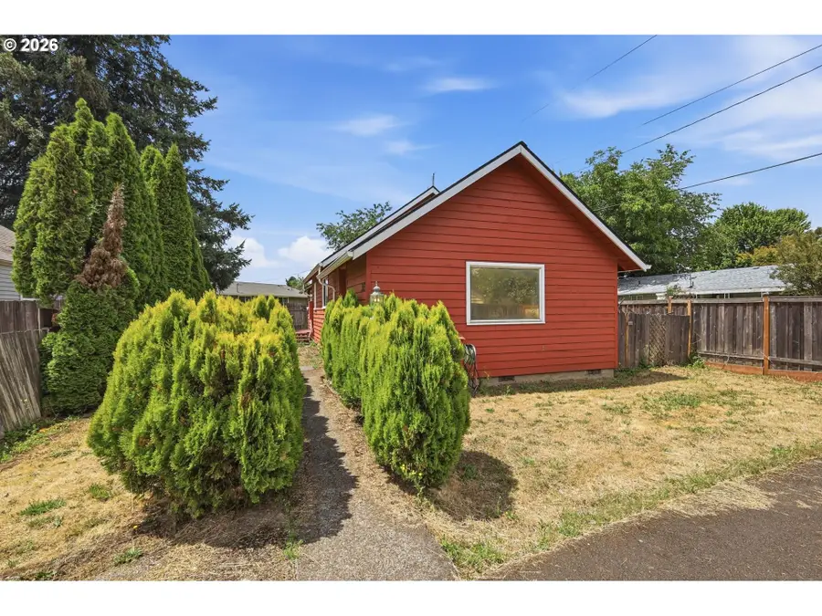 355 N Grove Ct, Eugene, OR 97404 - #2