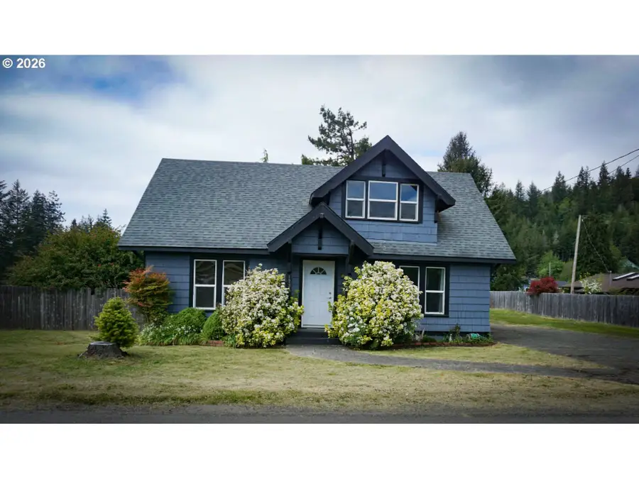 1735 N Elm St, Coquille, OR 97423 - #2