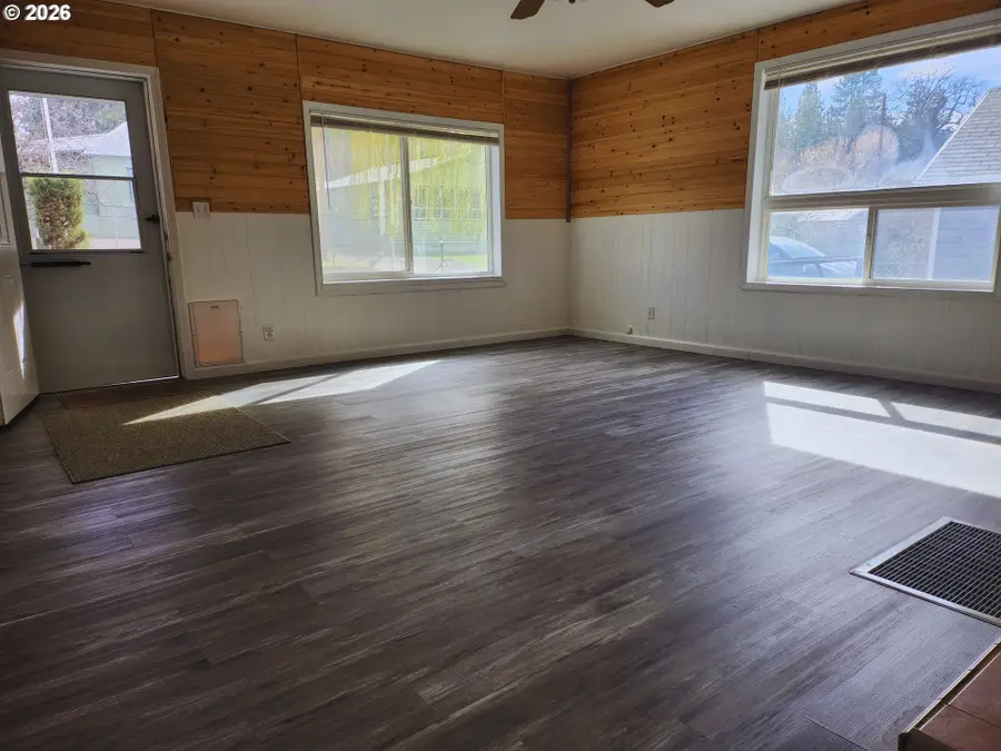80199 Emigrant St, Wamic, OR 97063 - #3