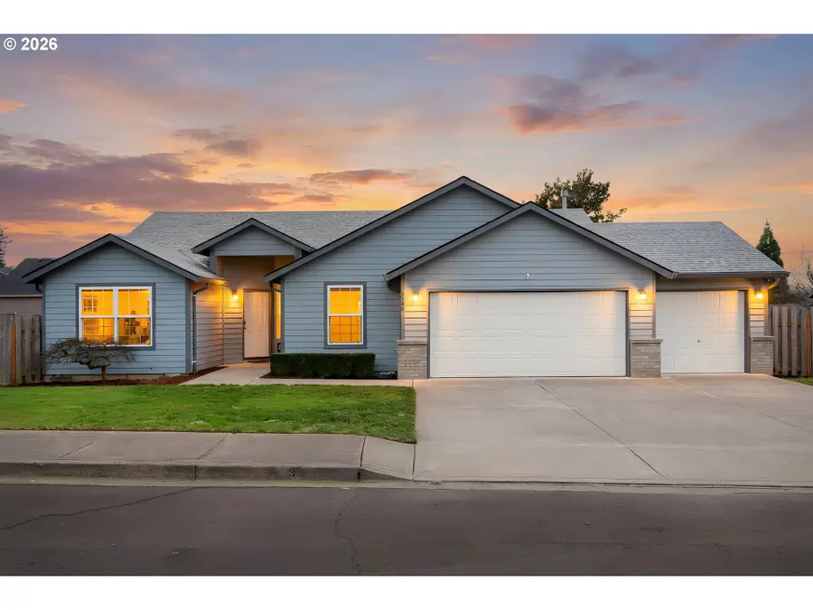 1340 Fairway Dr, Washougal, WA 98671 - Image #2