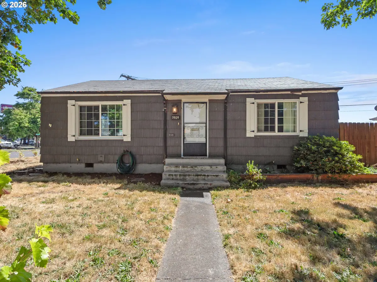 1909 Washington Way, Longview, WA 98632 - #1