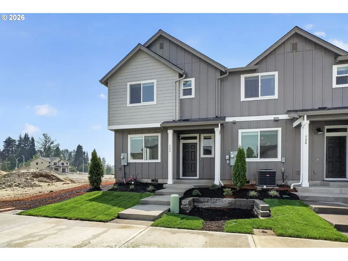 527 Upland Ave, Woodburn, OR 97071 - #1