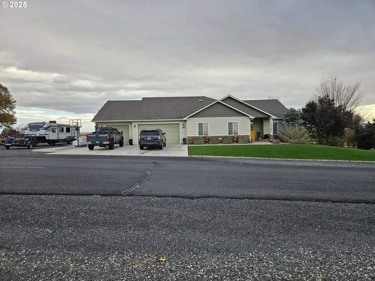 77195 Joyce Way, Echo, OR 97826 - Image #1