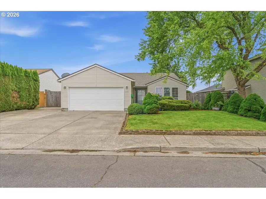 34306 Heron Meadows Dr, Scappoose, OR 97056 - #2