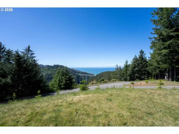 20934 Bridgeview Dr, Brookings, OR 97415