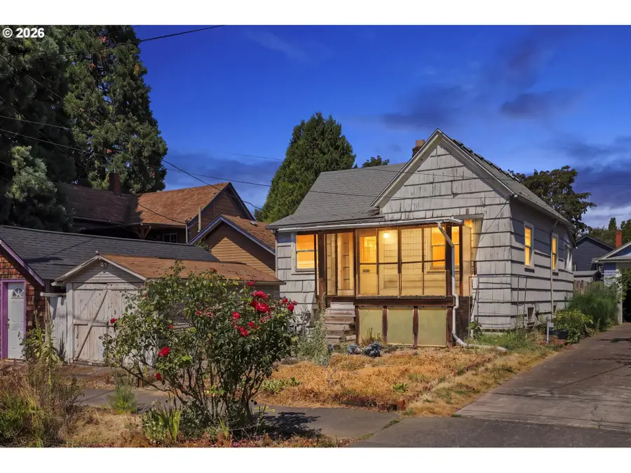 1917 SE Taggart St, Portland, OR 97202 - #2