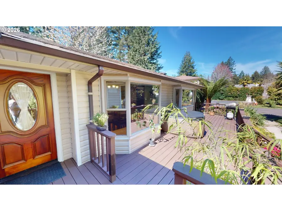 925 7th St, Brookings, OR 97415 - #3