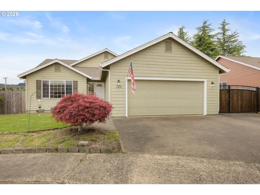 126 Lilly Ct, Sutherlin, OR 97479 - #2