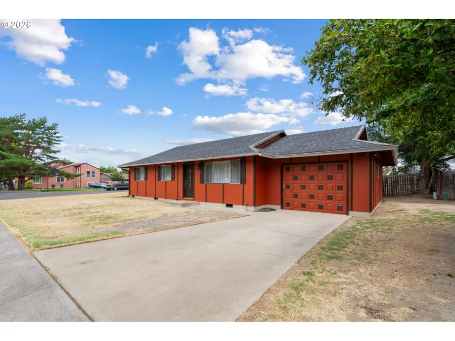 756 NW 1st Ave, Milton Freewater, OR 97862 - #2