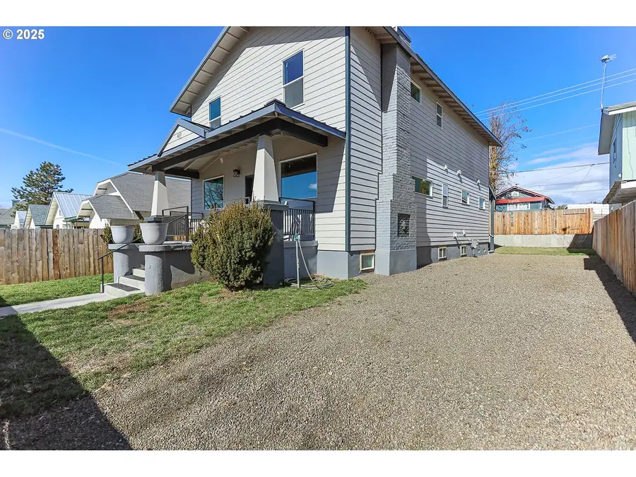 417 E Main St, Goldendale, WA 98620 - #3