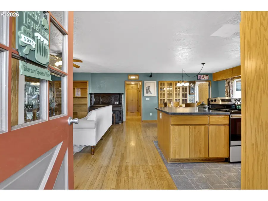 186 NE Shafford Ave, Estacada, OR 97023 - #2