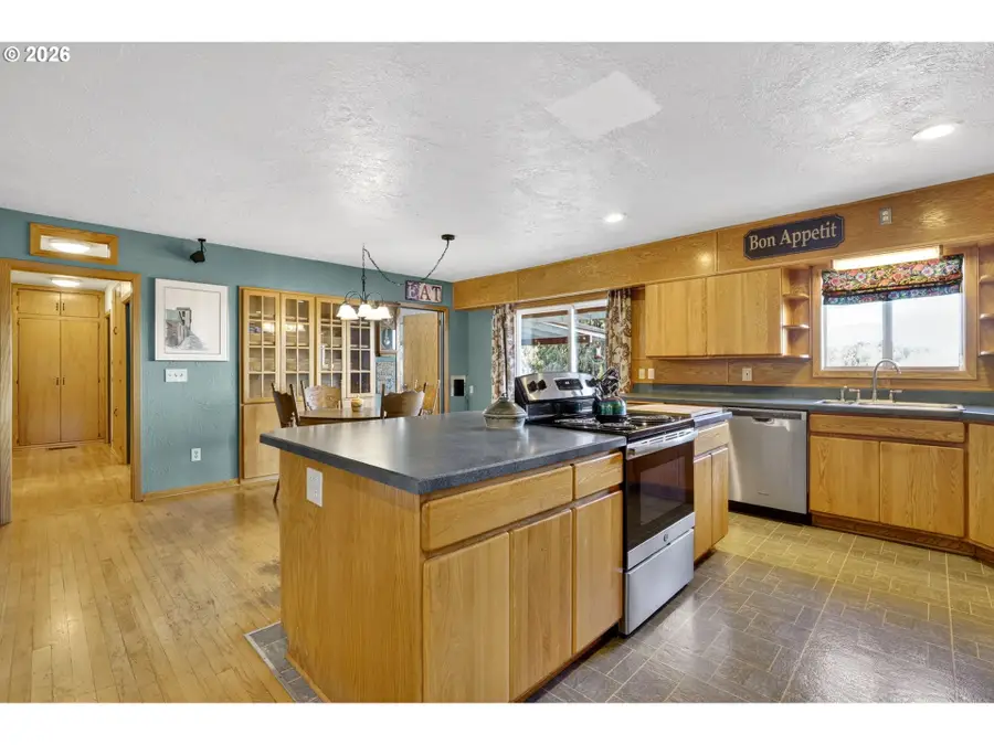 186 NE Shafford Ave, Estacada, OR 97023 - #3