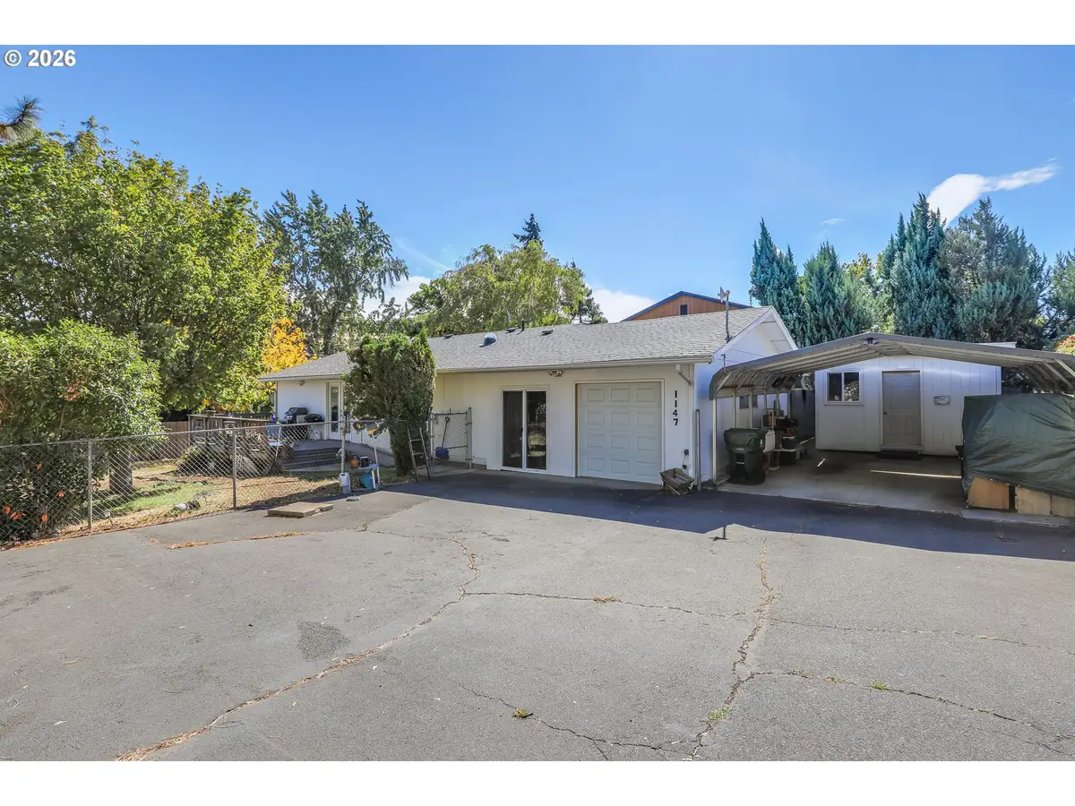 1147 Oak St W, Chenoweth, OR 97058 - #1