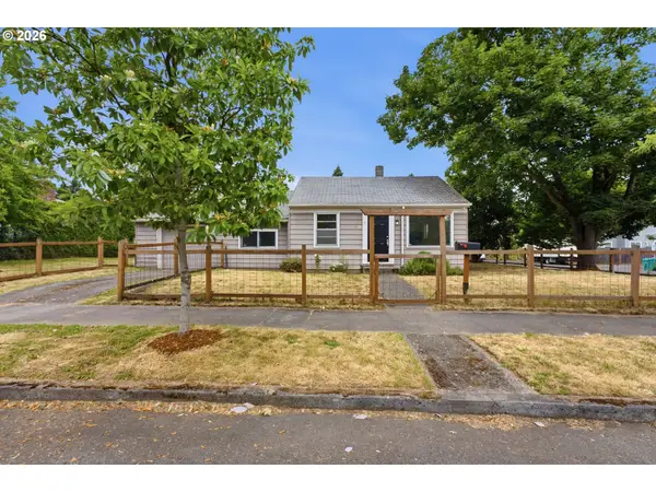 8011 N Clarendon Ave, Portland, OR 97203