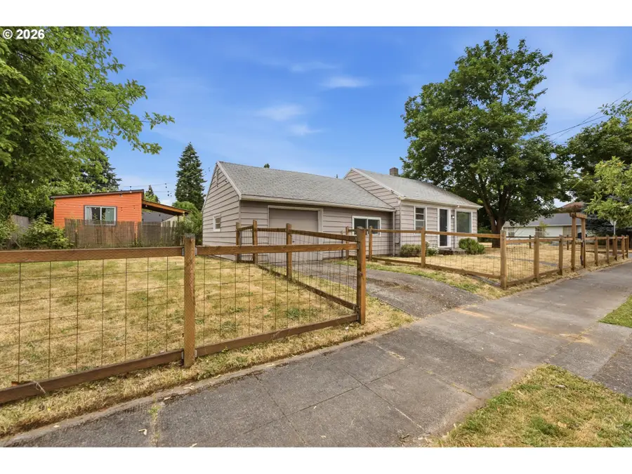 8011 N Clarendon Ave, Portland, OR 97203 - #2