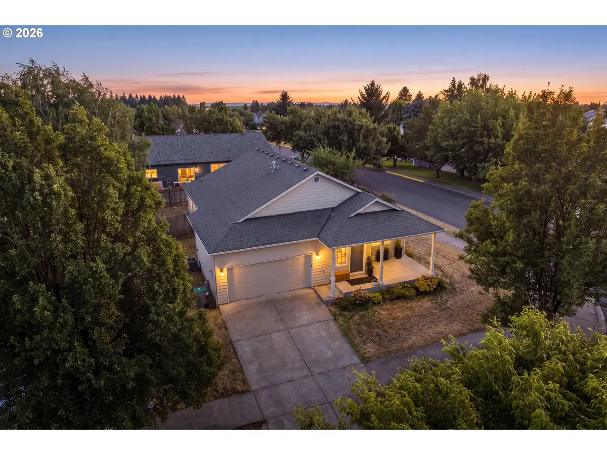 713 Heights Ave, Hood River, OR 97031 - #1