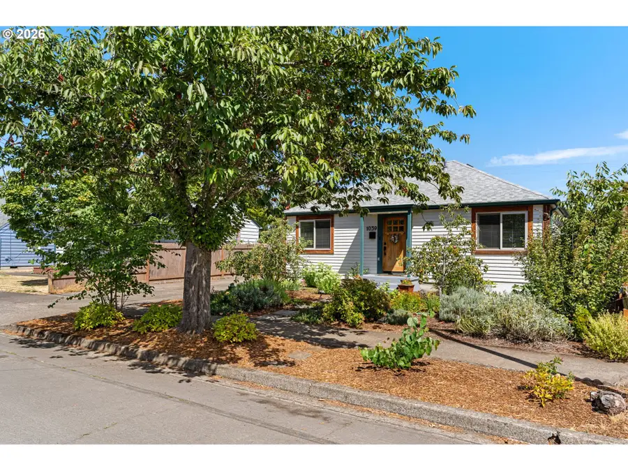 1039 4th St, Springfield, OR 97477 - #2