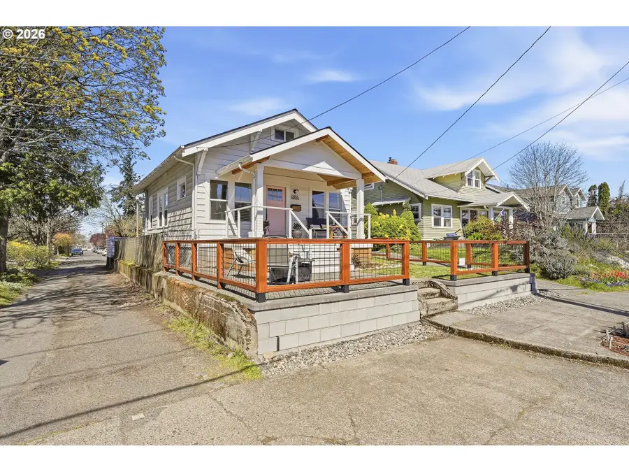 6855 NE Siskiyou St, Portland, OR 97213 - #3