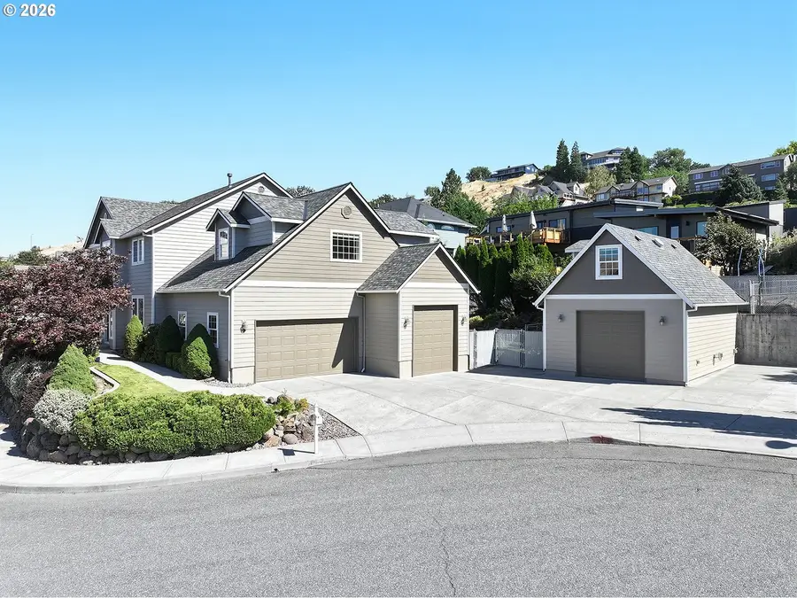 1826 Minnesota St, The Dalles, OR 97058 - #2