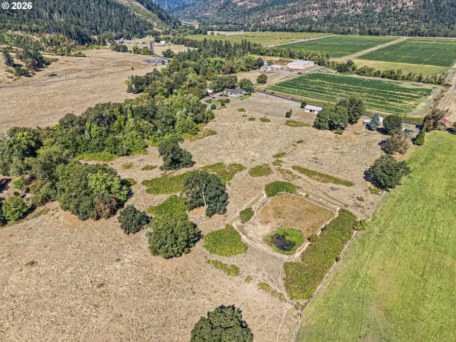 2206 Hubbard Creek Rd, Umpqua, OR 97486 - #3