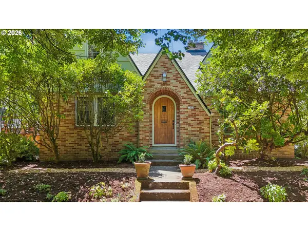 3404 SE Washington St, Portland, OR 97214