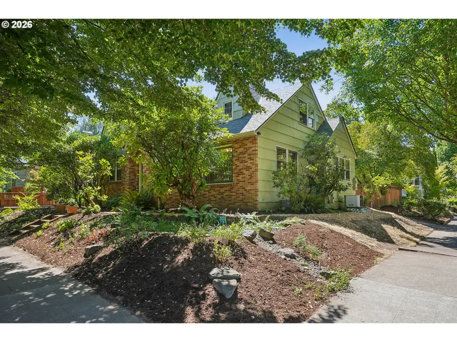 3404 SE Washington St, Portland, OR 97214 - #2