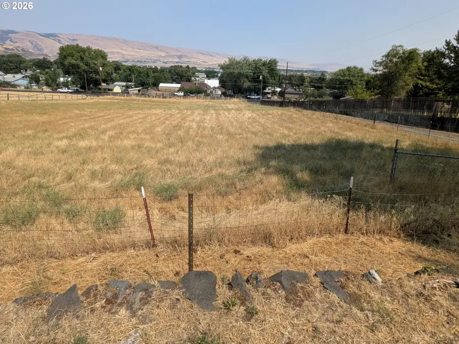 2514 W 10th St, The Dalles, OR 97058 - #2