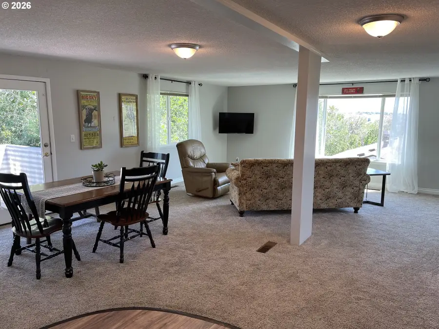 704 NW 4th St, Pendleton, OR 97801 - #3