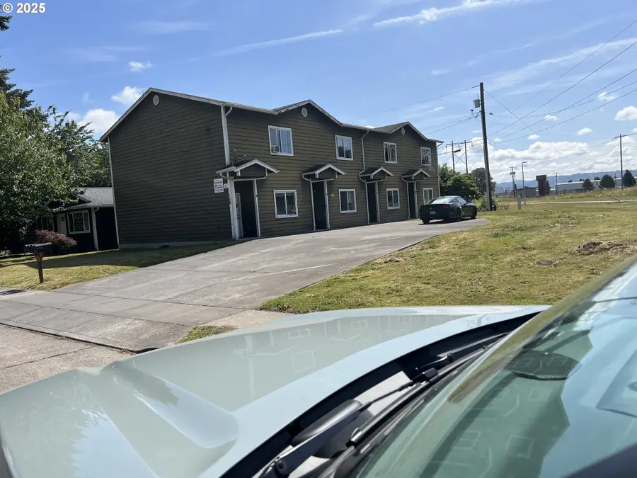 106 17th Ave, Longview, WA 98632 - Image #2